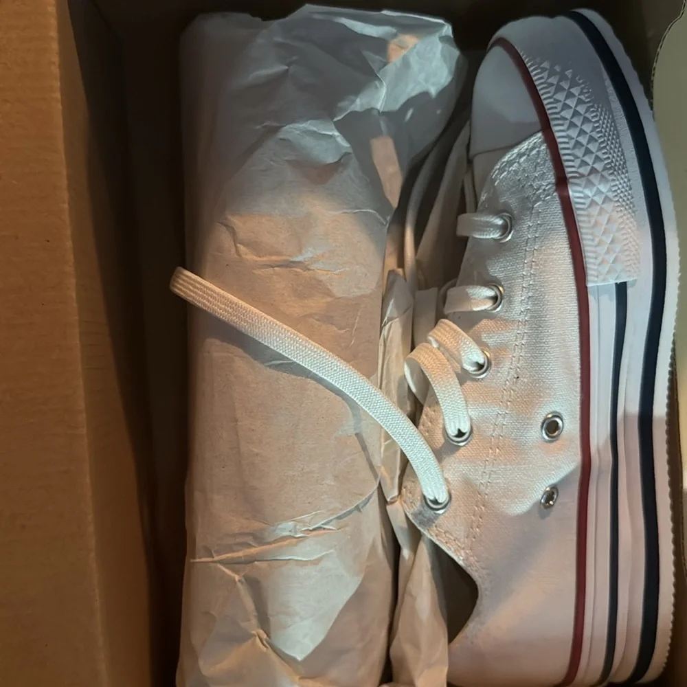 NIB Converse Eva lift OX trainer low top size: 2